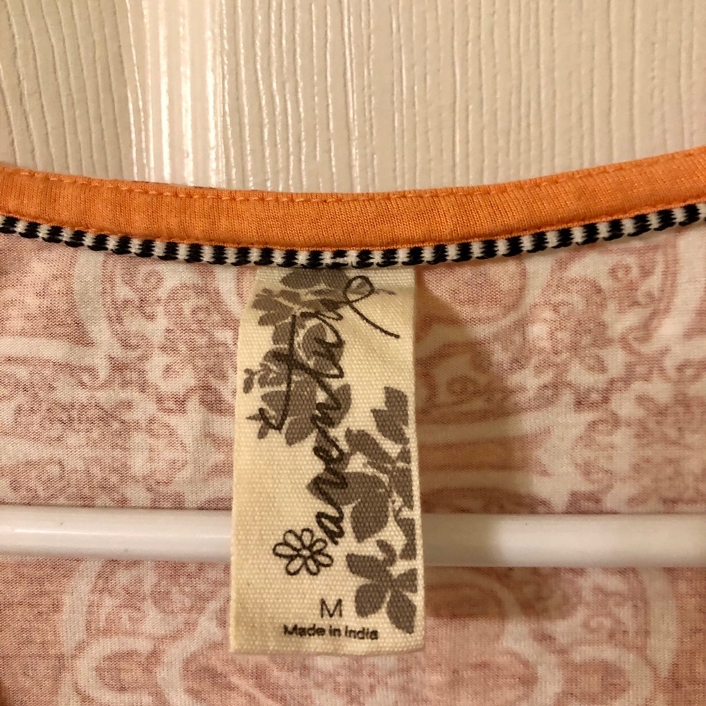 EUC! Aventura Tank Top— Medium - Picture 2 of 4